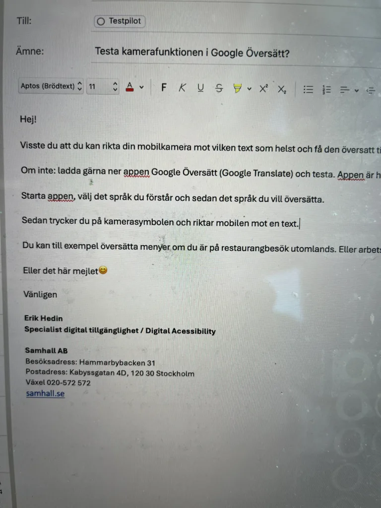 Ett mejl på svenska sett genom mobilens kamera, via appen Google Översätt.